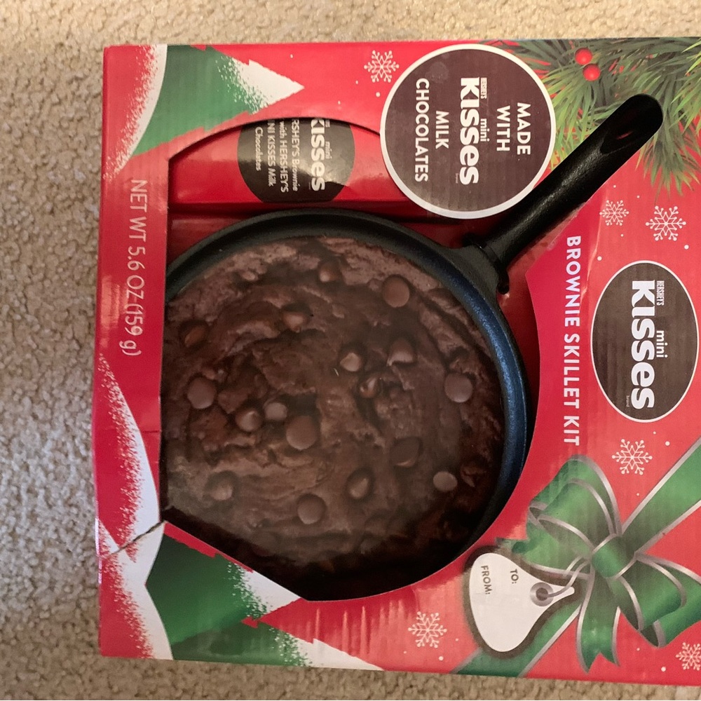Hershey mini kisses cast iron brownie skillet. In original packaging